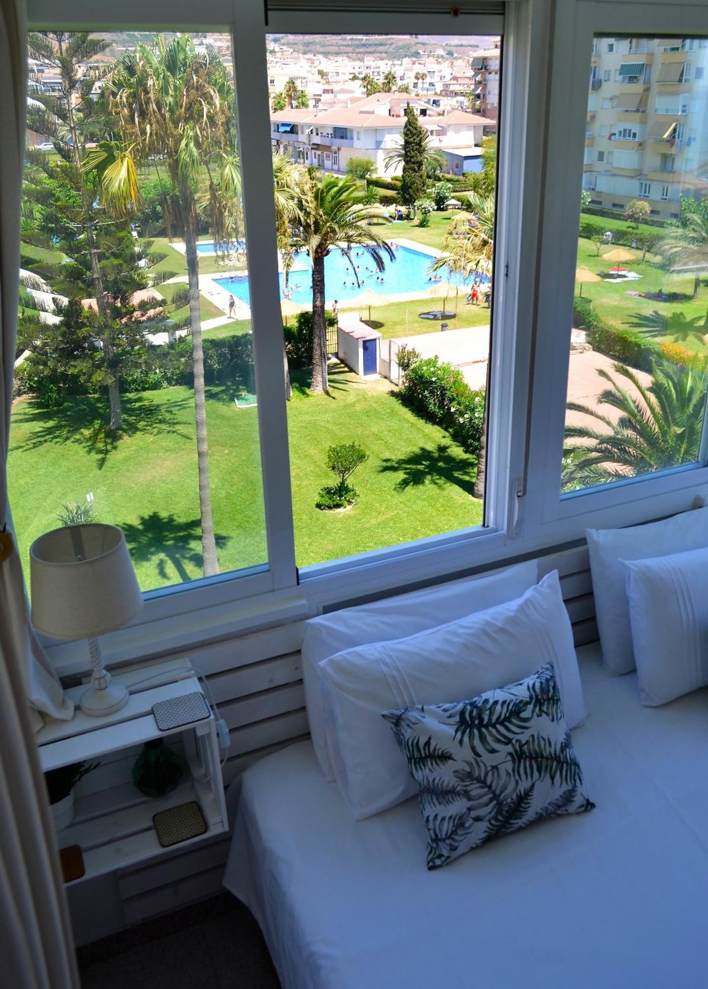 Spacious 1 Bedroom Apartment, Beach Front, Torrox Costa Exteriér fotografie