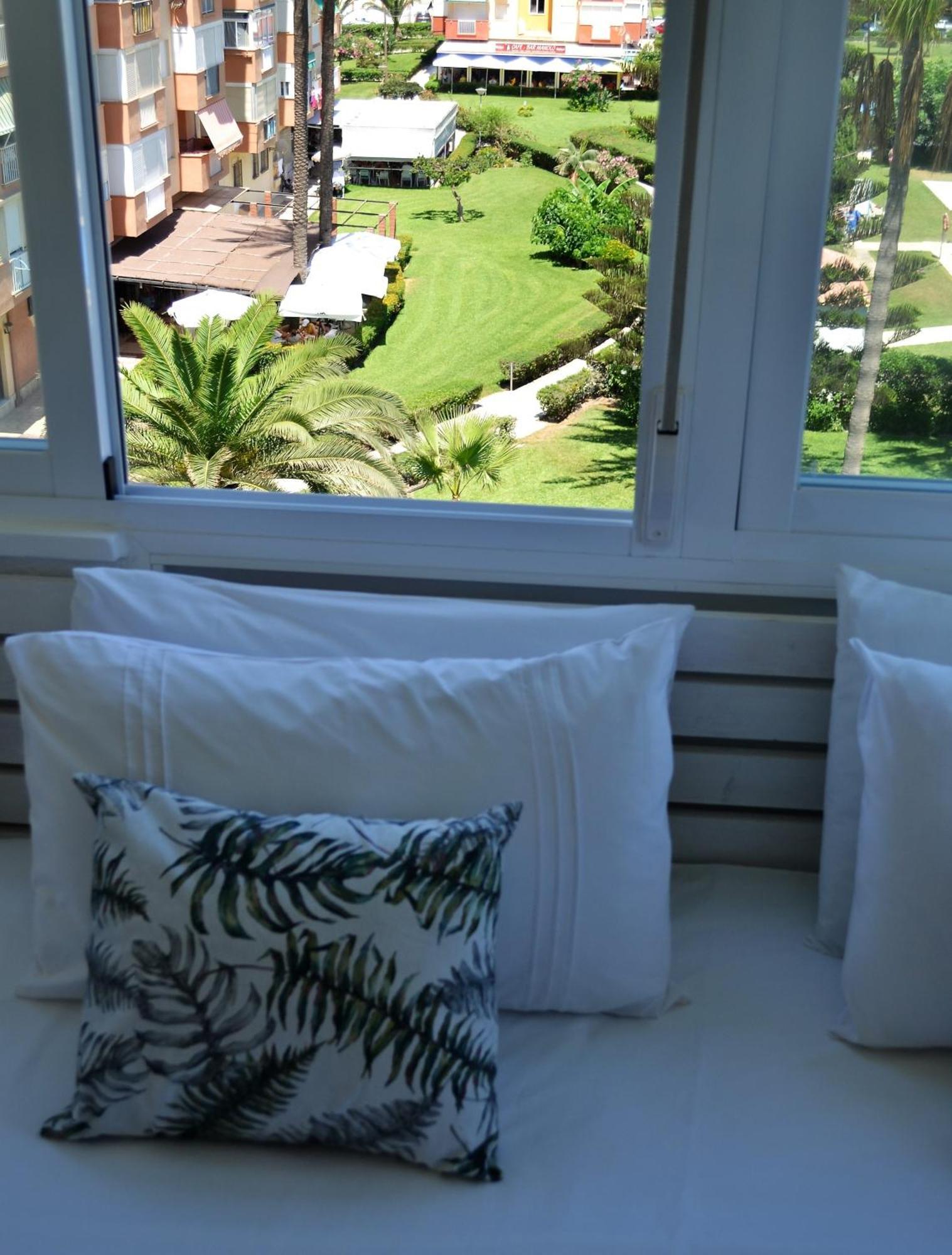 Spacious 1 Bedroom Apartment, Beach Front, Torrox Costa Exteriér fotografie