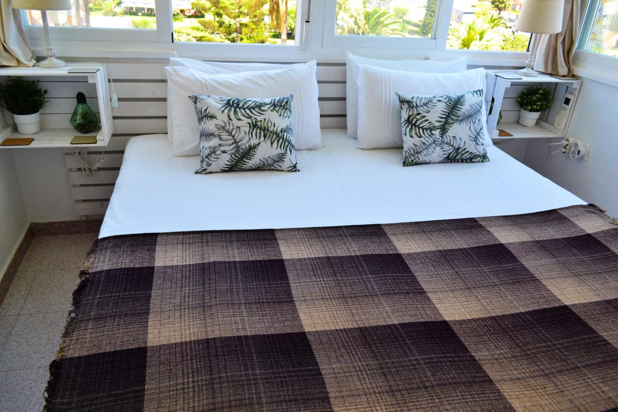 Spacious 1 Bedroom Apartment, Beach Front, Torrox Costa Exteriér fotografie